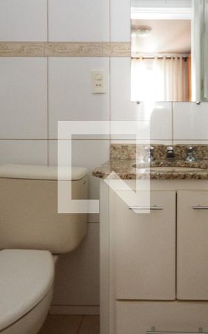 Apartamento para alugar com 64m², 3 quartos e 1 vaga Apartamento para alugar com 64m², 3 quartos e 1 vagaBanheiro da Suite