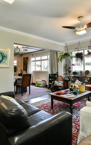 Apartamento à venda com 140m², 3 quartos e 1 vaga Apartamento à venda com 140m², 3 quartos e 1 vagaSala