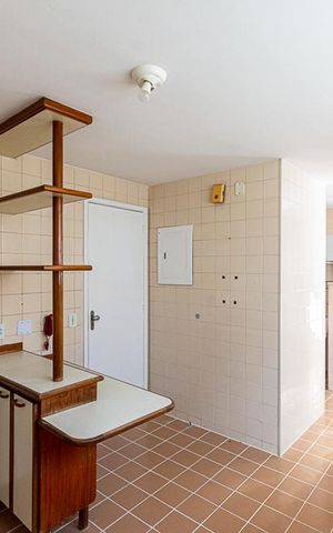 Apartamento à venda com 130m², 3 quartos e 2 vagas Apartamento à venda com 130m², 3 quartos e 2 vagasCozinha