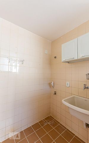 Apartamento à venda com 130m², 3 quartos e 2 vagas Apartamento à venda com 130m², 3 quartos e 2 vagasÁrea de Serviço