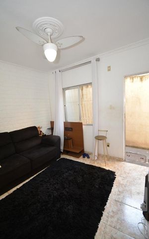 Casa à venda com 56m², 2 quartos e sem vagaSala