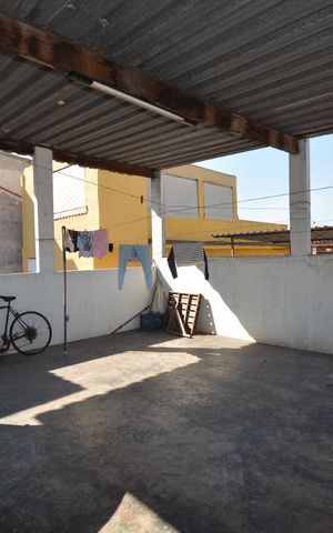 Casa à venda com 56m², 2 quartos e sem vagaÁrea de Serviço - Terraço