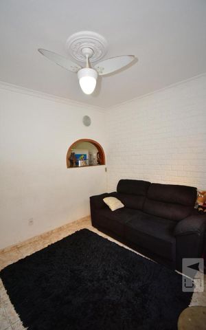 Casa à venda com 56m², 2 quartos e sem vagaSala