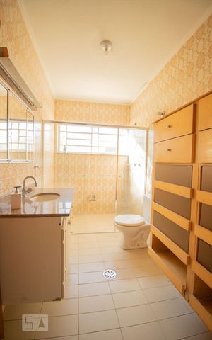 Casa à venda com 150m², 2 quartos e 2 vagas Casa à venda com 150m², 2 quartos e 2 vagasbanheiro
