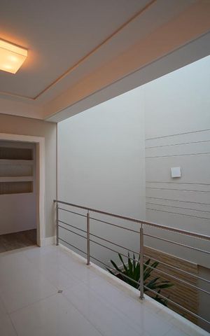 Casa à venda com 500m², 5 quartos e 5 vagashall escada