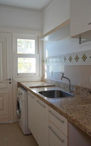 Casa à venda com 500m², 5 quartos e 5 vagasCozinha - area de serviço