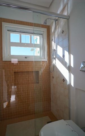 Casa à venda com 500m², 5 quartos e 5 vagasSala - Banheiro