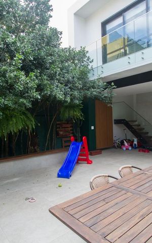 Casa à venda com 280m², 4 quartos e 2 vagasQuintal