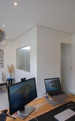 Casa à venda com 280m², 4 quartos e 2 vagasEscritório