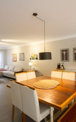 Casa à venda com 280m², 4 quartos e 2 vagasSala