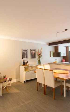 Casa à venda com 280m², 4 quartos e 2 vagasSala