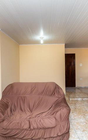 Casa à venda com 200m², 5 quartos e 2 vagas Casa à venda com 200m², 5 quartos e 2 vagasSala