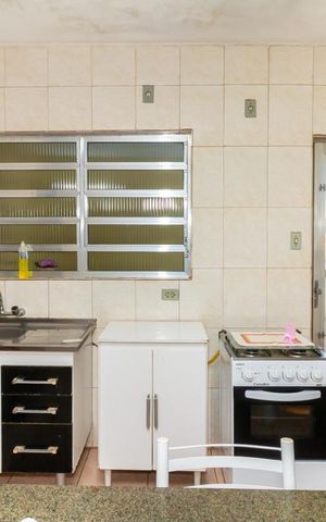 Casa à venda com 200m², 5 quartos e 2 vagas Casa à venda com 200m², 5 quartos e 2 vagasCozinha