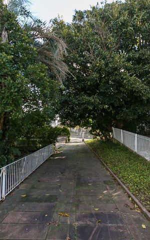 Casa à venda com 1200m², 4 quartos e 5 vagas Casa à venda com 1200m², 4 quartos e 5 vagasÁrea Externa