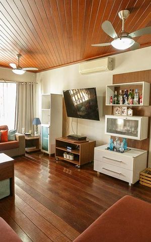 Casa à venda com 1200m², 4 quartos e 5 vagas Casa à venda com 1200m², 4 quartos e 5 vagasSala