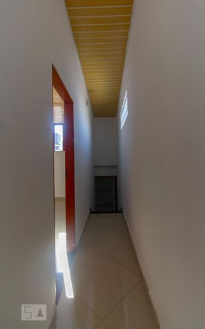 Casa à venda com 256m², 3 quartos e 2 vagas Casa à venda com 256m², 3 quartos e 2 vagasCorredor