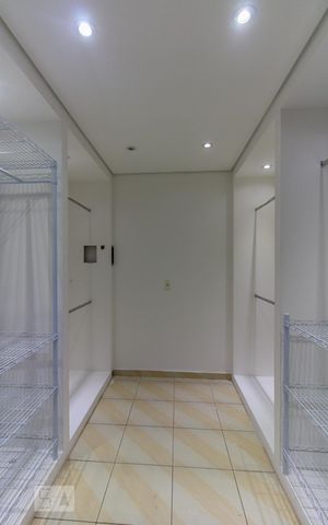 Casa à venda com 256m², 3 quartos e 2 vagas Casa à venda com 256m², 3 quartos e 2 vagasCloset do quarto suíte 2