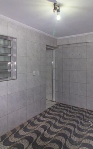 Casa à venda com 256m², 3 quartos e 2 vagas Casa à venda com 256m², 3 quartos e 2 vagasQuintal Edícula