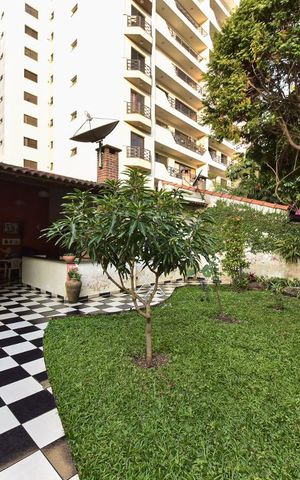 Casa para alugar com 550m², 4 quartos e 6 vagasQuintal