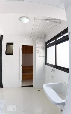 Apartamento à venda com 229m², 4 quartos e 3 vagas Apartamento à venda com 229m², 4 quartos e 3 vagasÁrea de Serviço