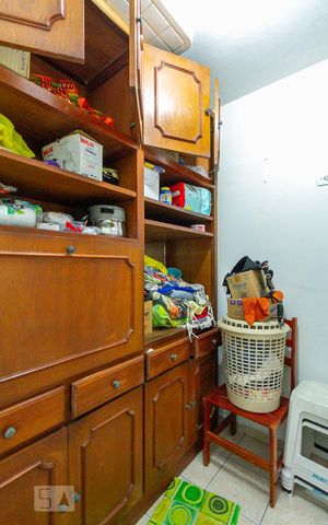 Casa à venda com 172m², 3 quartos e 2 vagasQuarto de Serviço