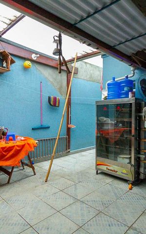 Casa à venda com 172m², 3 quartos e 2 vagasÁrea de serviço e churrasqueira