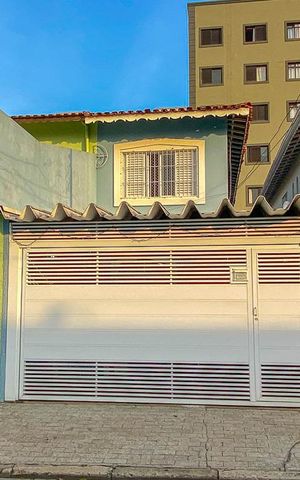 Casa à venda com 172m², 3 quartos e 2 vagasFachada
