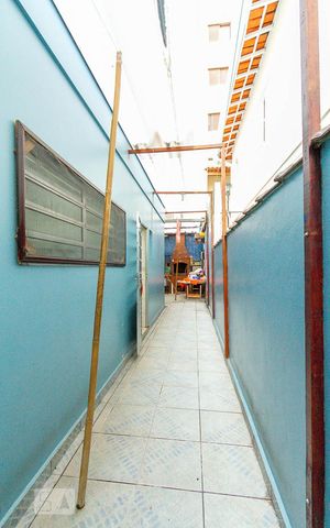 Casa à venda com 172m², 3 quartos e 2 vagasCorredor lateral