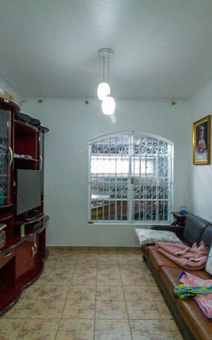 Casa à venda com 172m², 3 quartos e 2 vagasSala