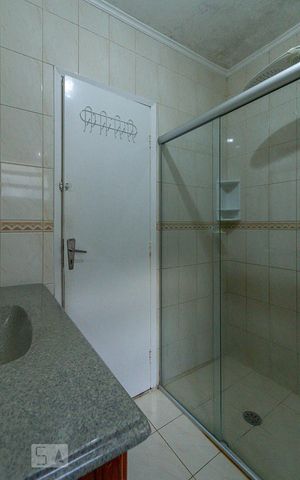 Casa à venda com 172m², 3 quartos e 2 vagasBanheiro