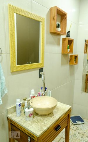 Casa à venda com 46m², 2 quartos e sem vaga Casa à venda com 46m², 2 quartos e sem vagaBanheiro