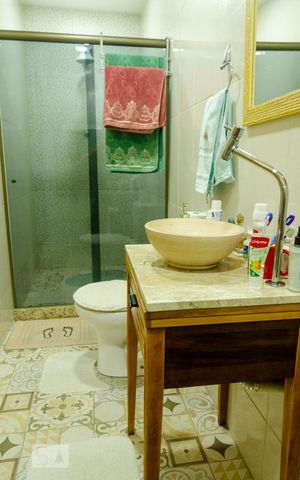 Casa à venda com 46m², 2 quartos e sem vaga Casa à venda com 46m², 2 quartos e sem vagaBanheiro