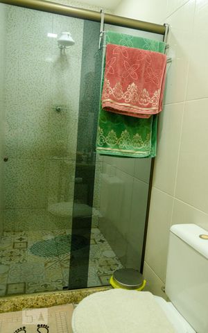 Casa à venda com 46m², 2 quartos e sem vaga Casa à venda com 46m², 2 quartos e sem vagaBanheiro