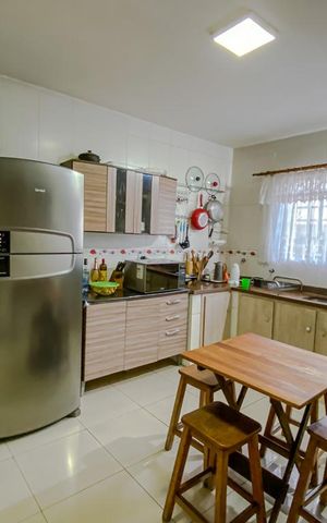 Casa à venda com 215m², 3 quartos e 3 vagasCozinha