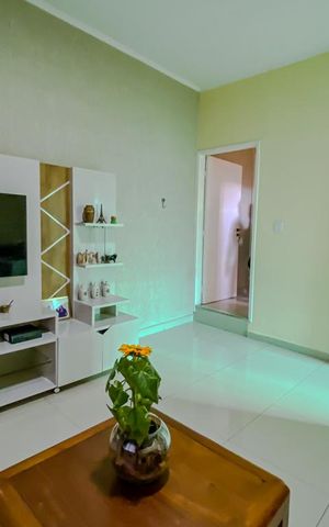 Casa à venda com 215m², 3 quartos e 3 vagasSala