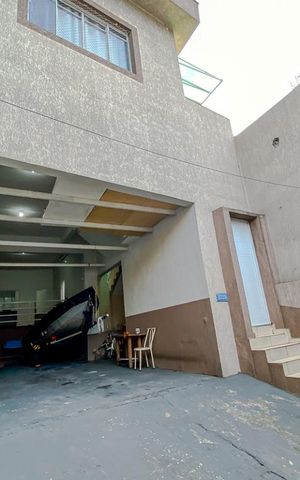 Casa à venda com 215m², 3 quartos e 3 vagasGaragem