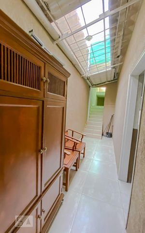 Casa à venda com 215m², 3 quartos e 3 vagasCorredor