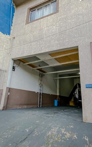 Casa à venda com 215m², 3 quartos e 3 vagasGaragem