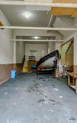 Casa à venda com 215m², 3 quartos e 3 vagasGaragem