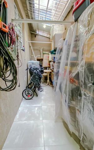Casa à venda com 215m², 3 quartos e 3 vagasCorredor