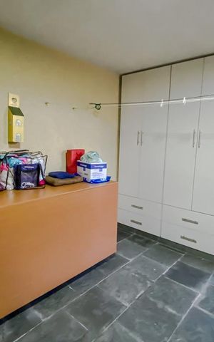 Casa à venda com 215m², 3 quartos e 3 vagasLavanderia