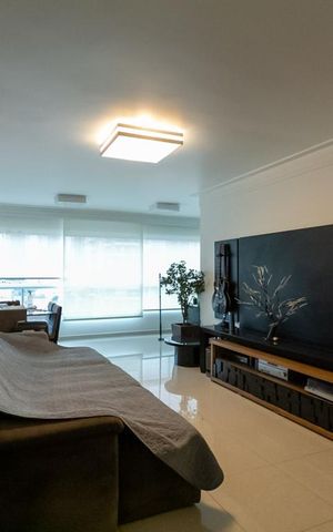 Apartamento à venda com 150m², 3 quartos e 2 vagas Apartamento à venda com 150m², 3 quartos e 2 vagasSala