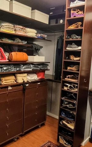 Apartamento para alugar com 230m², 4 quartos e 4 vagas Apartamento para alugar com 230m², 4 quartos e 4 vagasCloset