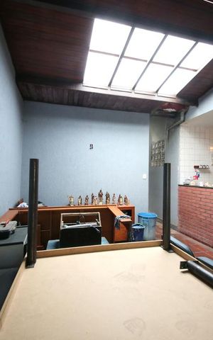 Casa à venda com 253m², 4 quartos e 3 vagasSala 