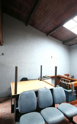 Casa à venda com 253m², 4 quartos e 3 vagasSala 