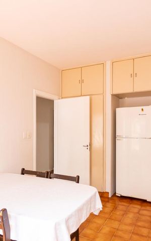 Casa à venda com 380m², 2 quartos e 3 vagas Casa à venda com 380m², 2 quartos e 3 vagasCozinha