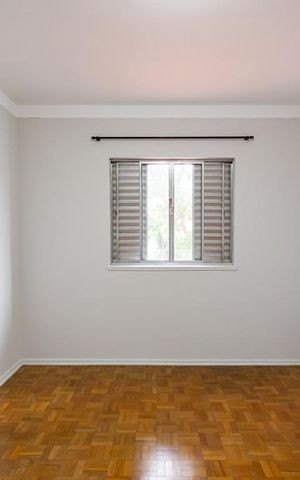 Casa à venda com 380m², 2 quartos e 3 vagas Casa à venda com 380m², 2 quartos e 3 vagasQuarto