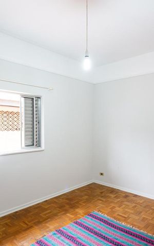 Casa à venda com 380m², 2 quartos e 3 vagas Casa à venda com 380m², 2 quartos e 3 vagasQuarto 2