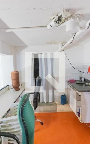 Casa à venda com 380m², 2 quartos e 3 vagas Casa à venda com 380m², 2 quartos e 3 vagasSalão / Armazem - Refeitorio