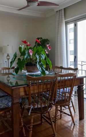 Apartamento à venda com 183m², 4 quartos e 3 vagas Apartamento à venda com 183m², 4 quartos e 3 vagasSala de Jantar